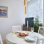 Sunny Apartman *